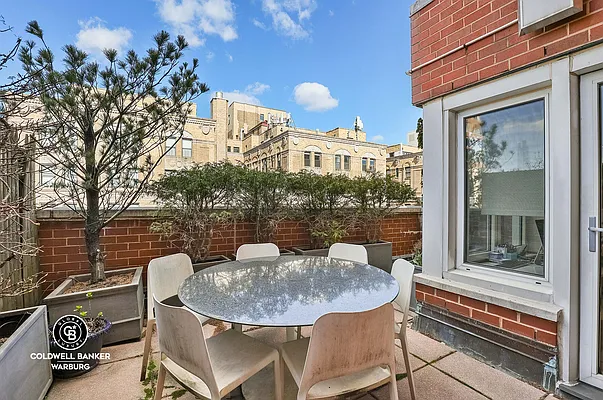 Sold by Coldwell Banker Warburg | media 6