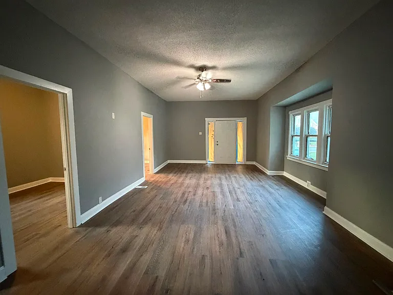 250 S Sherman Dr — Photo 14