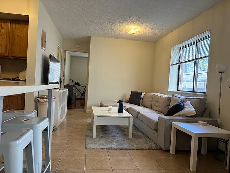 2927 24th Ave #2B — Photo 2