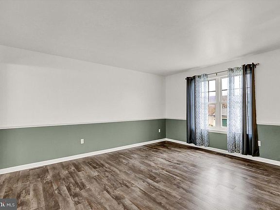 5th image of 317 Dogwood Ln