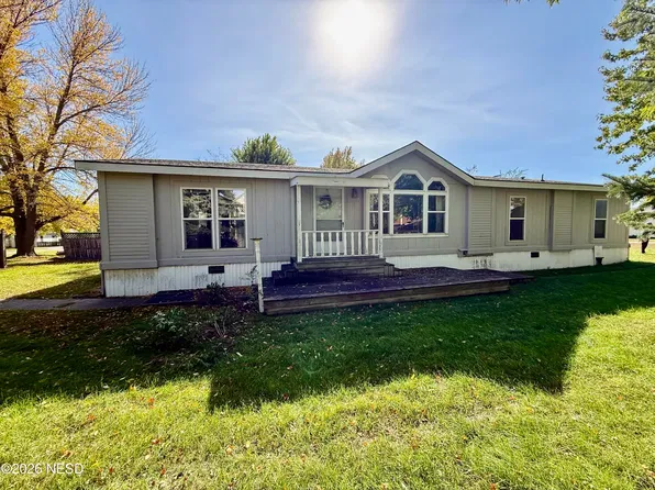 25 8th St SW, Watertown, SD 57201