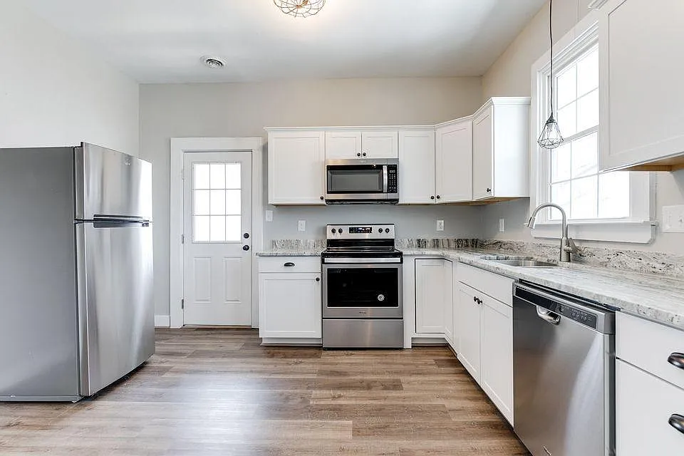 Building Photo - 620 Chimborazo Blvd #3