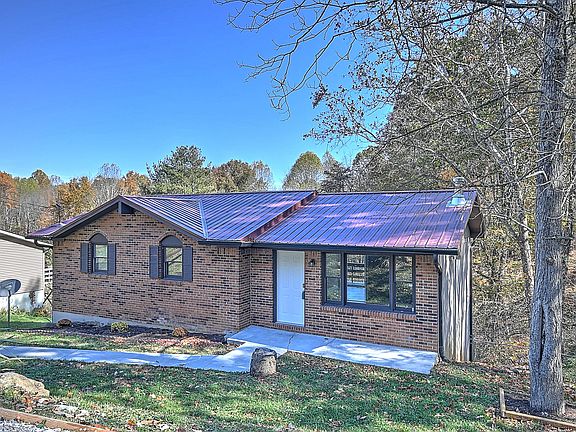 2nd image of 10117 Oakwinds Cir