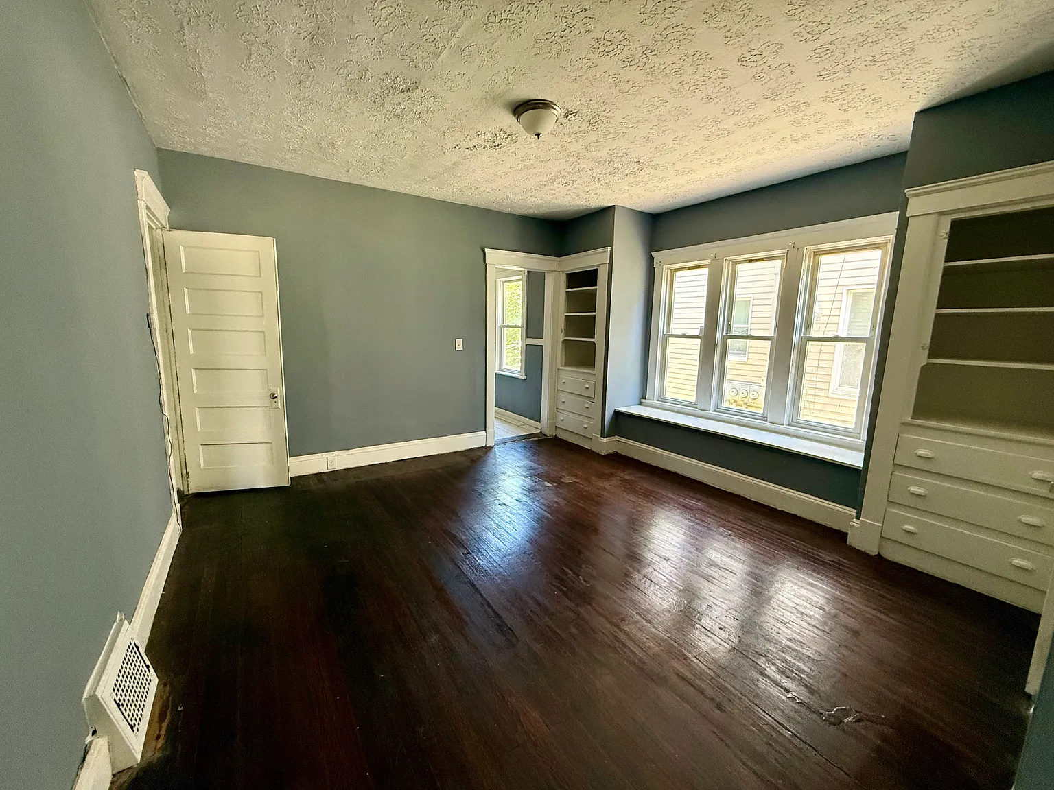 2 bed, 706 sqft, $1,050 — Photo 4