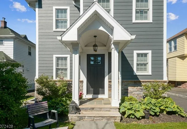 24 Blaine St #A — Photo 1