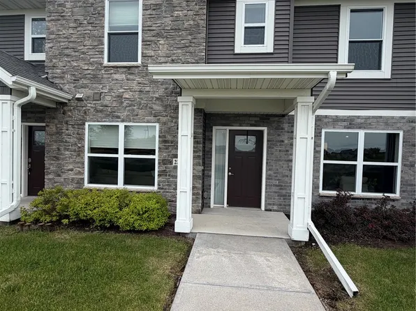 2237 Saint Andrews Dr, North Liberty, IA 52317