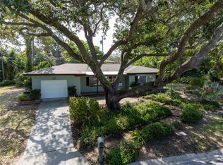 1237 Holiday Dr, Tarpon Springs, FL 34689