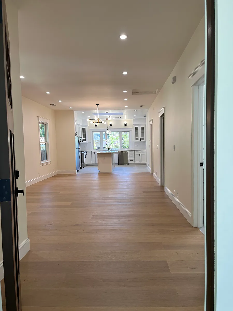 Photo 2 of 18 - 258 S 16th St - San Jose, CA Open floor Design, bright and airy. - 258 S 16th St