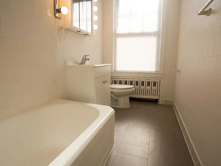 5325 S. Hyde Park Boulevard — Photo 7