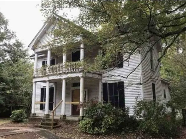 403 Windsor Ave, Lawrenceville, VA 23868