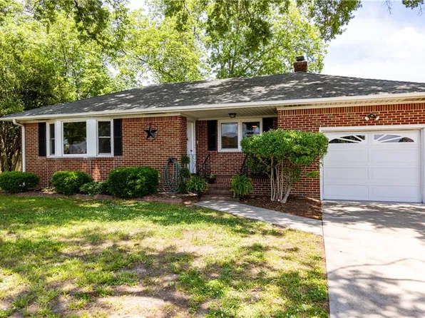 936 E Goodview Dr, Virginia Beach, VA 23464