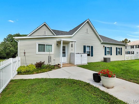2nd image of 2365 Saint Paul Rd