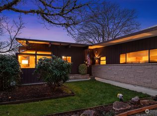 3713 E Lake Sammamish Shore Ln SE, Sammamish, WA