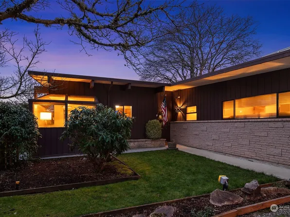 3713 E Lake Sammamish Shore Lane SE, Sammamish, WA 98075