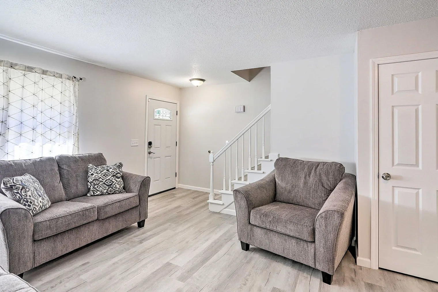 2 bed, 1.0 bath, $3,458 — Photo 1
