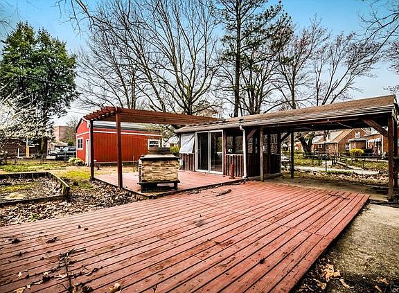 5th image of 3529 Chapel Dr