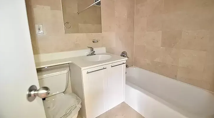 Rented by Manhattan Realty Group | media 10