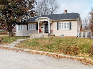 304 N Oakcrest Ave, Decatur, IL 62522