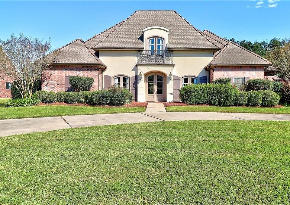 1st image of 3224 Gleneagle Dr