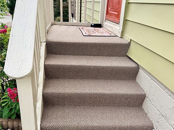 3rd image of 708 Crysler St