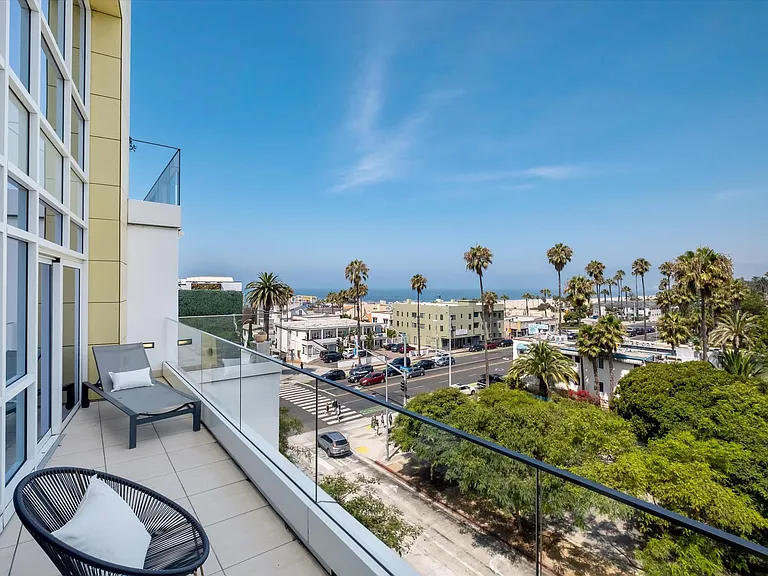 1705 Ocean Ave #502A — Photo 3
