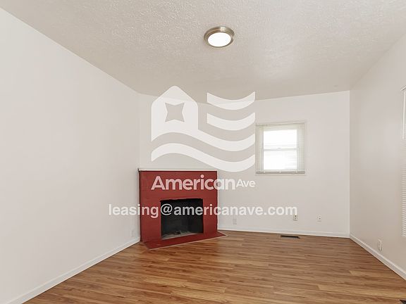 1595329_003_wm_-_living_room_13032312.jpg