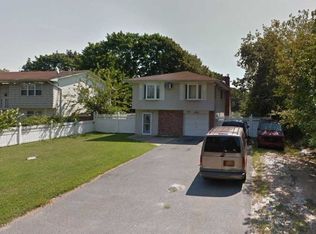 636 Commander Ave, West Babylon, NY 11704