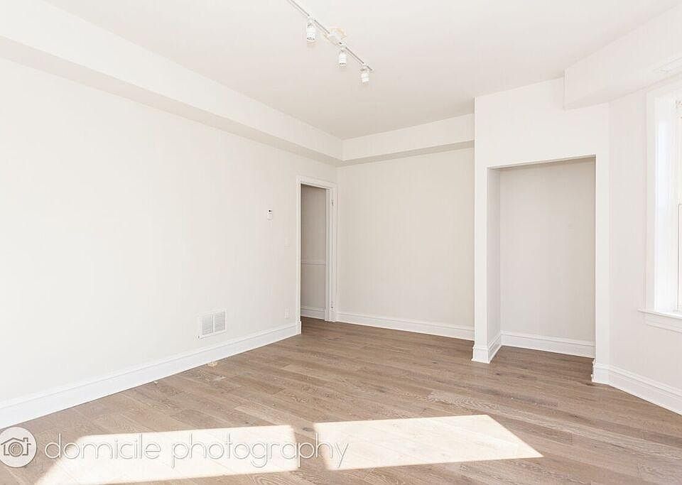 1st image of 2537 N California Ave #2L