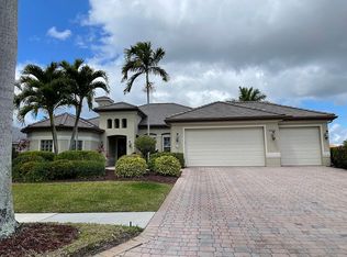 5810 Harbour Cir, Cape Coral, FL 33914