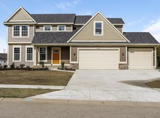 3077 Sandy Dr, Wyoming, MI