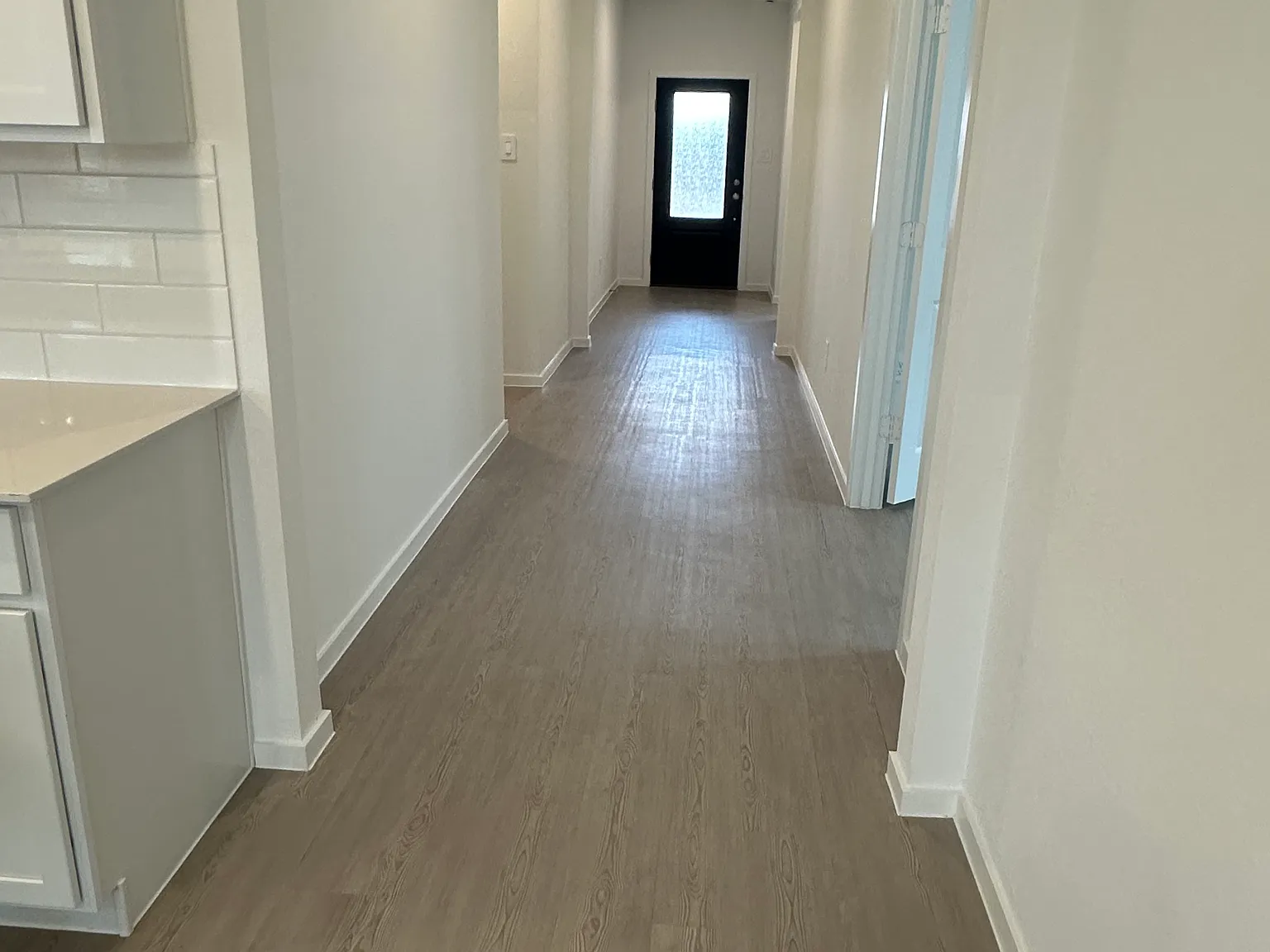 4 bed, 2014 sqft, $2,150 — Photo 4