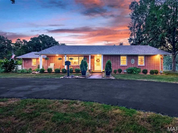 1004 S Jefferson St, Saint James, MO 65559