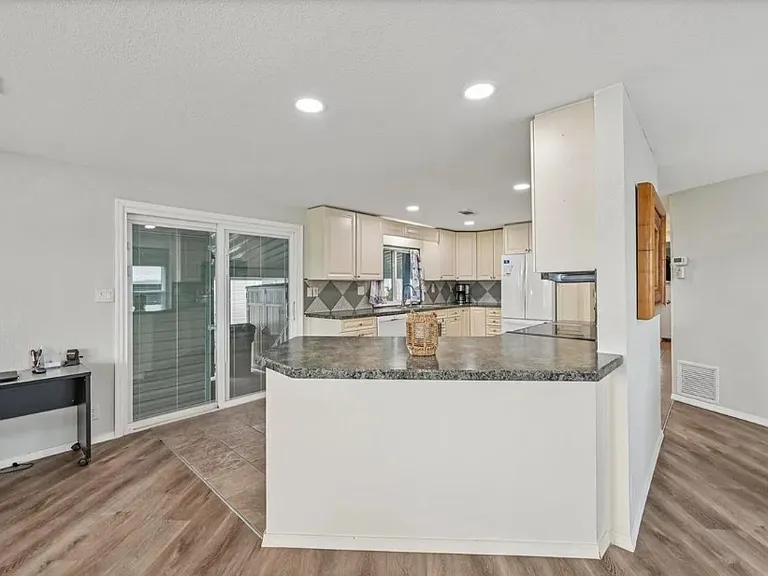 106 Lazy River Rd — Photo 7