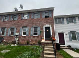 105 Village Ct, Lebanon, PA 17042