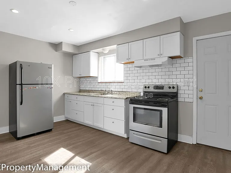 3257 Cleveland Ave #C — Photo 11