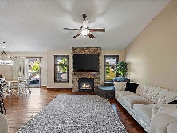 4th image of 2334 Hearthstone Cir SW