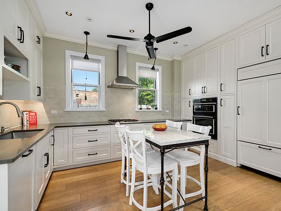 3rd image of 2327 W McLean Ave #5
