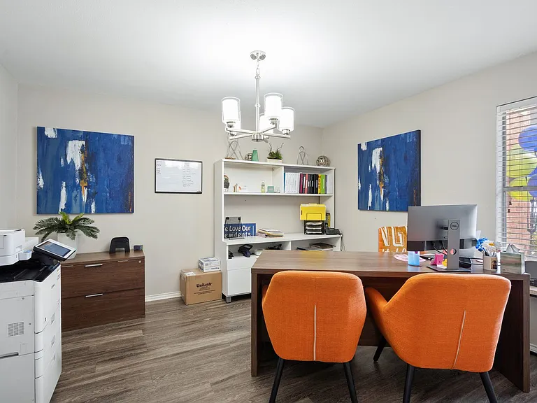 502 W Longspur Blvd — Photo 38
