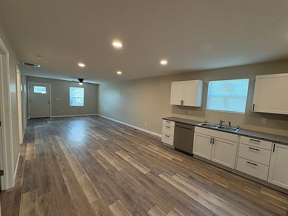 2nd image of 292 & 294 Ross St #1-292