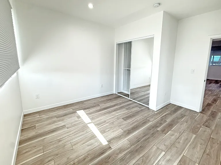 10934 Peach Grove St #201 — Photo 70