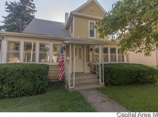 111 S 10th St, Petersburg, IL 62675