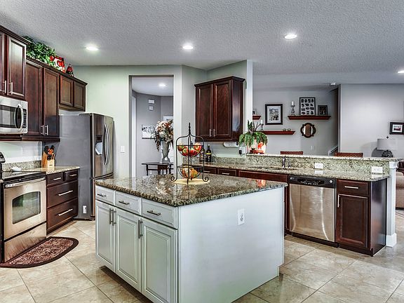4th image of 117 Lucaya Ct