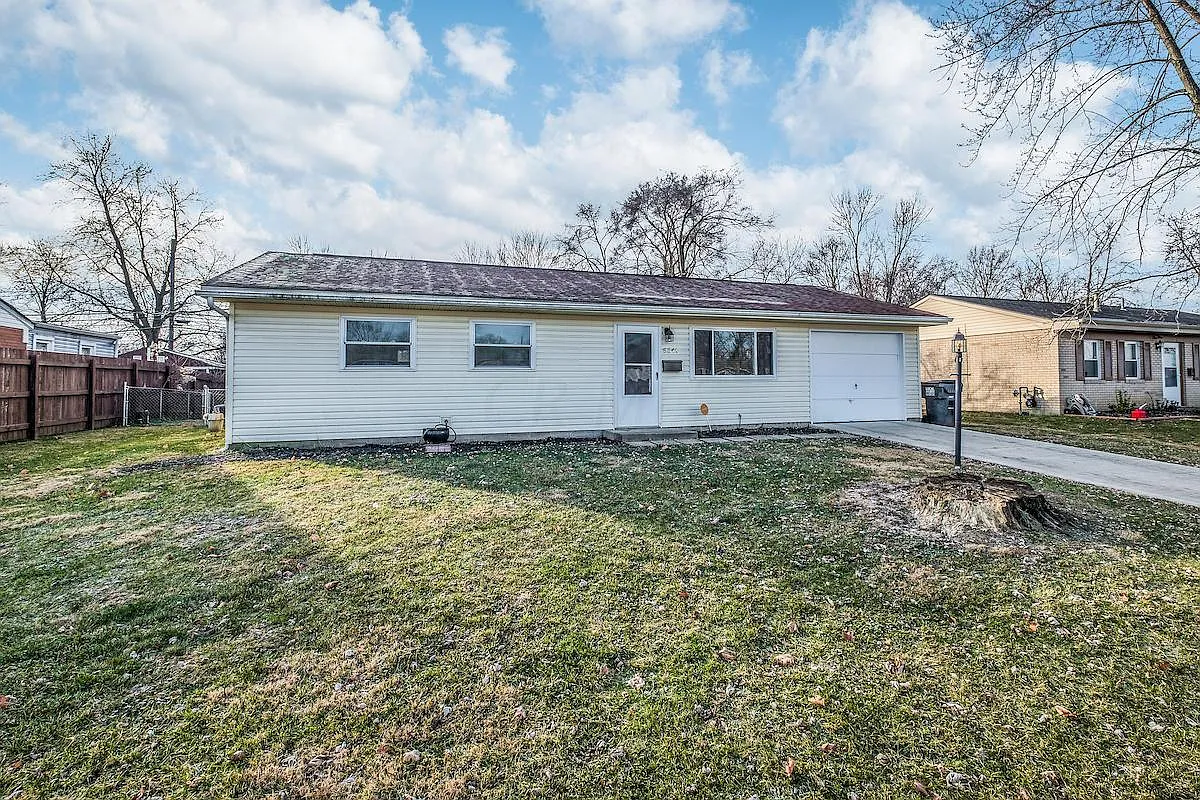 5341 Sedalia Dr photo 1