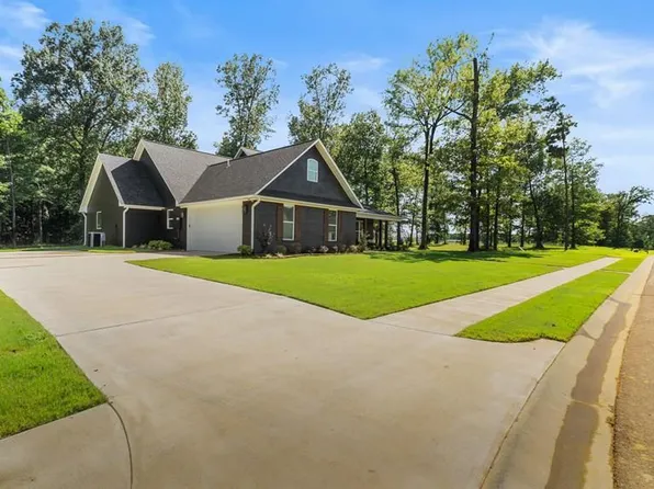 3508 Southern Magnolia Ln, Texarkana, AR 71854