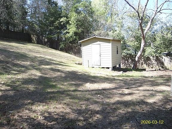 4th image of 1053 Amber Dr
