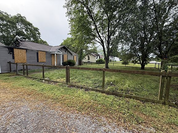 2nd image of 5725 Seminary Rd