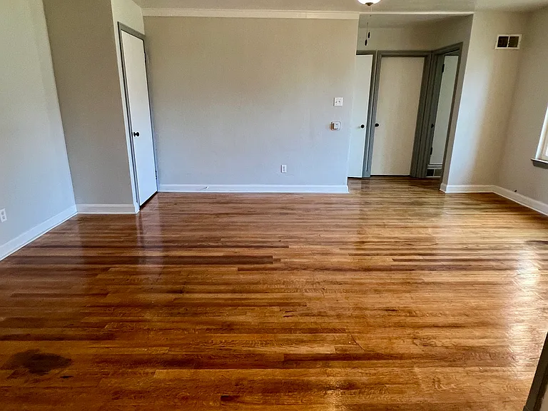 405 Linden Cir #1 — Photo 7