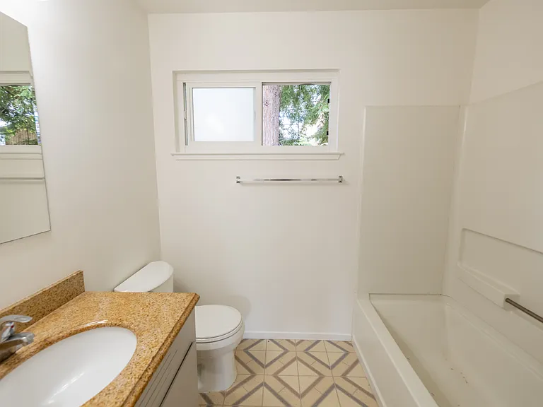 2203 Mesquite Dr — Photo 6