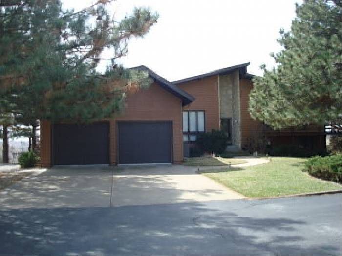 1st image of 2805 Lakewood Dr