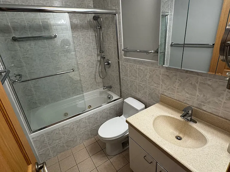 786 Greenwood Rd — Photo 17